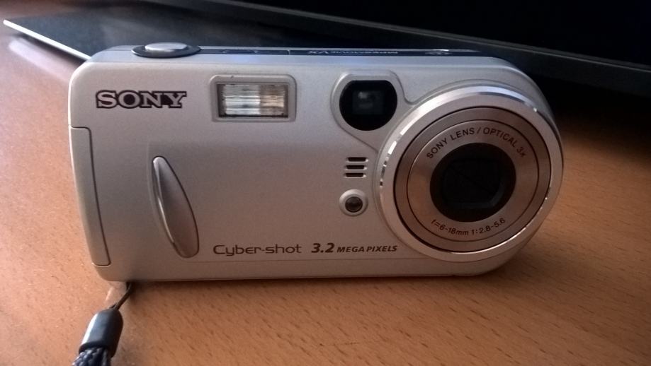 Sony fotoaparat Cyber-shot 3.2 mpx