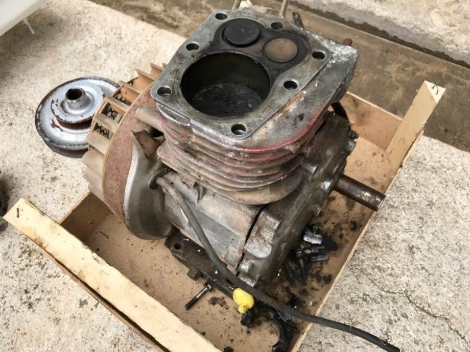 Carburatore di ricambio Ulisem per motori Briggs & Stratton, codice