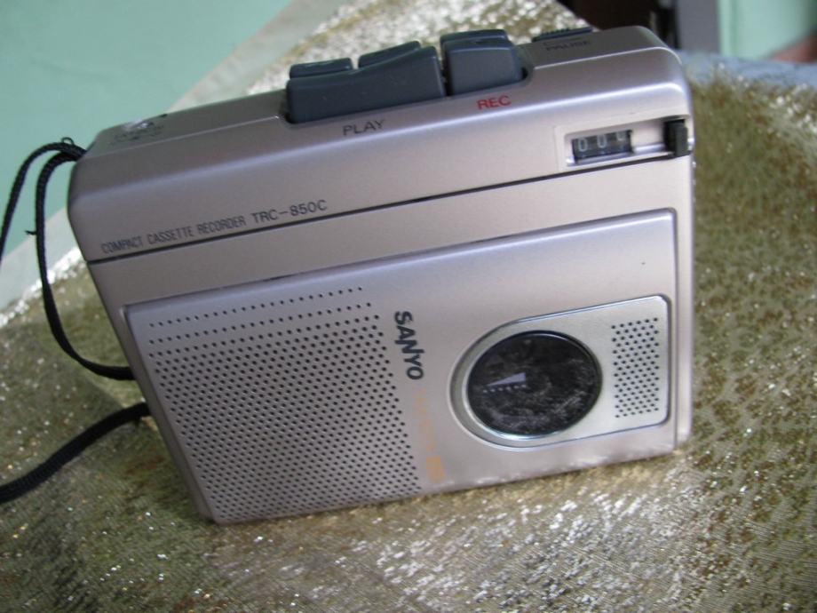 sanyo analogni  kazetni automatski diktafon trc 850c