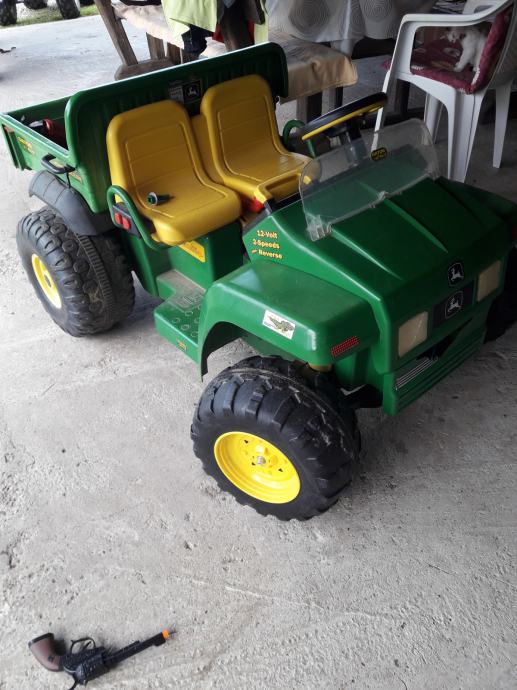 Peg perego john deere gator