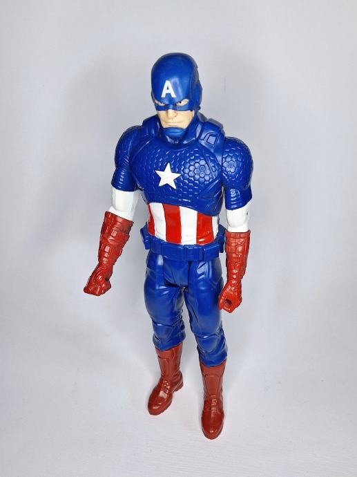 Kapetan America (veća igračka 30 cm)