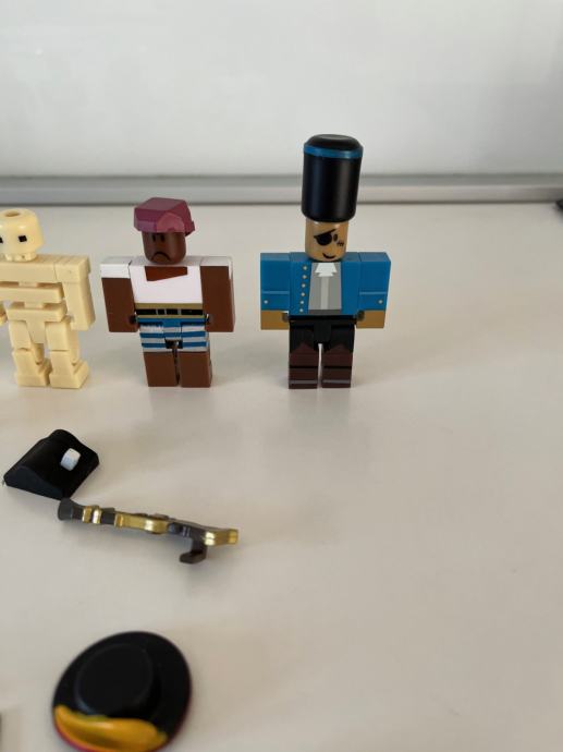 Roblox figure