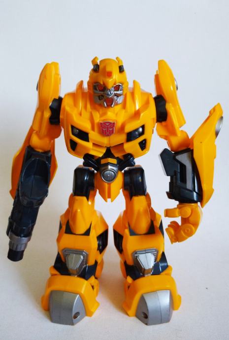 Transformers: Bumble Bee - govori i puca (30 cm)