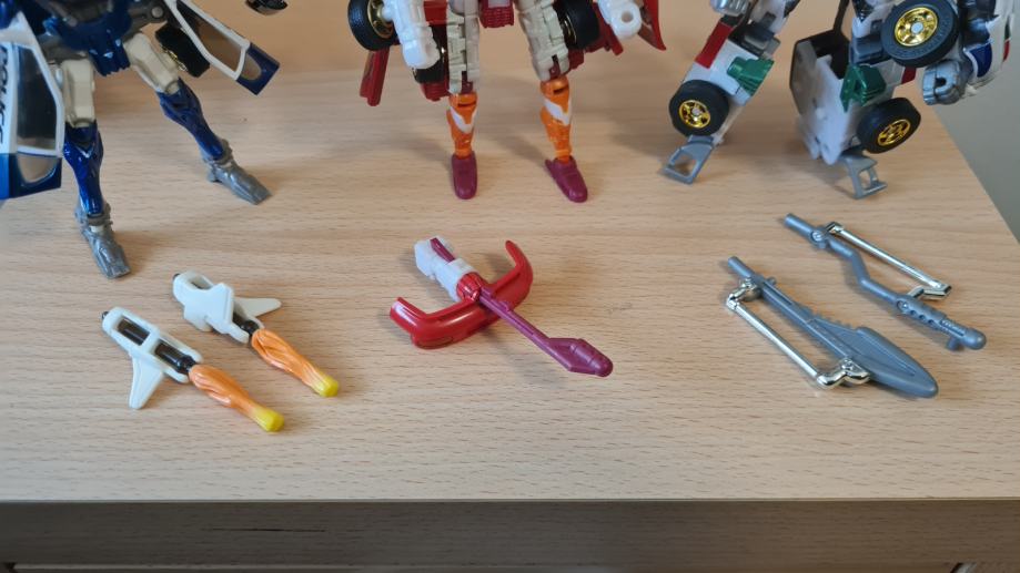 Transformers RID2001 Autobot Brothers Side Burn / Prowl / XBrawn