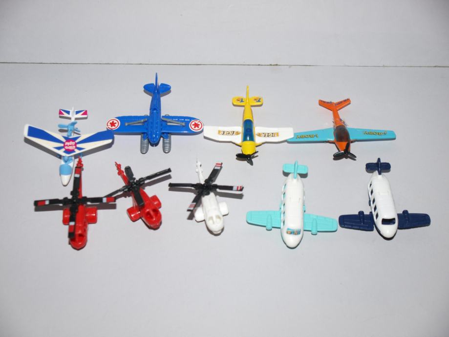 Avioni i helikopteri iz Kinder jaja