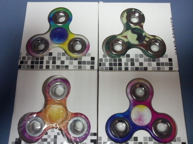 Fidget Spinner različitih boja, novo u trgovini,račun,cijena 20 kn