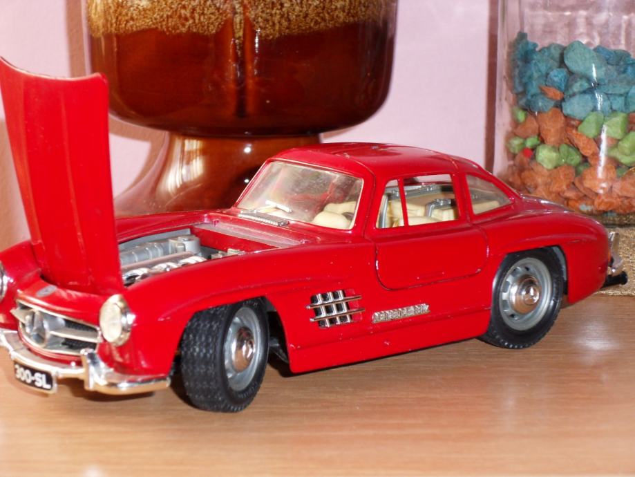 1 24 Mercedes 300 Sl 1 24 Mercedes 300 Sl