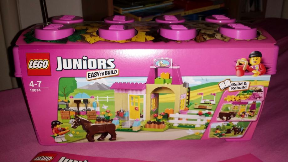 NOVO, NERASPAKIRANO! Set LEGO Juniors - Pony Farm (10674)