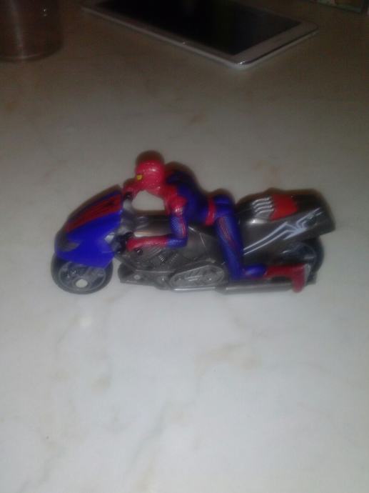 Spiderman na motoru