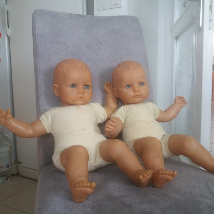 Krojački salon Rekviziti snimanje filma
lutke veličine novorođenčeta