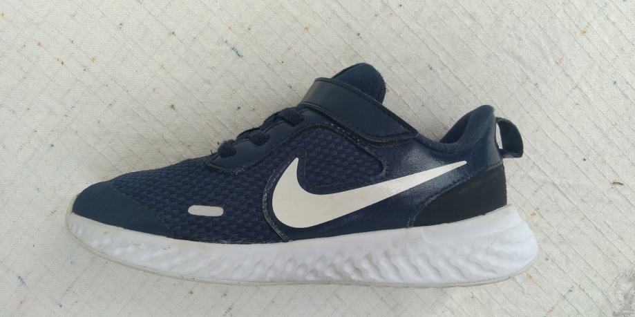 Nike Revolution 5 dječje tenisice EUR 32