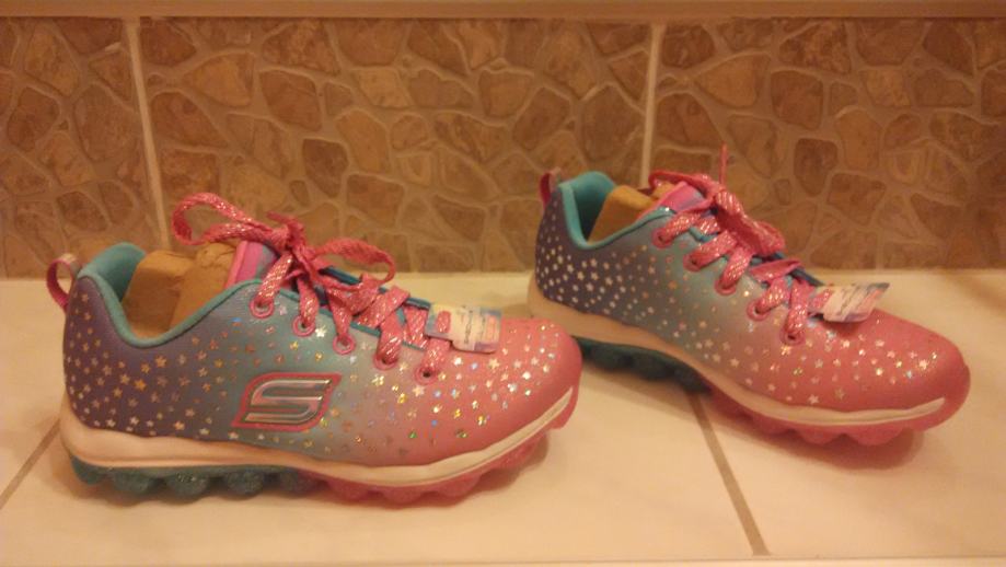 skechers junction 32