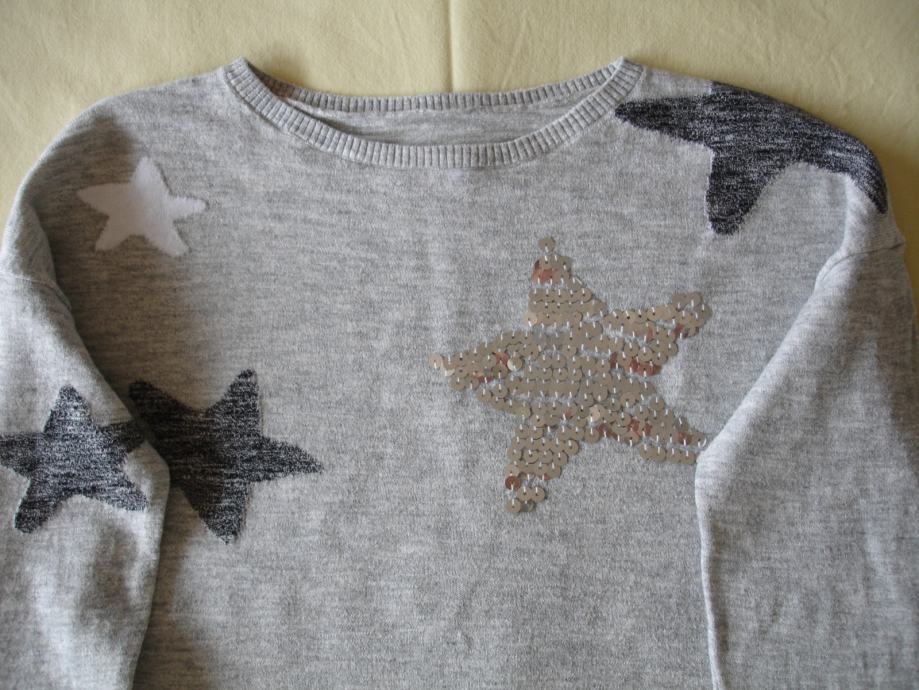 Dječji pamučni BENETTON pulover sivi sa šljokicama vel.L 140, 8-9 g.