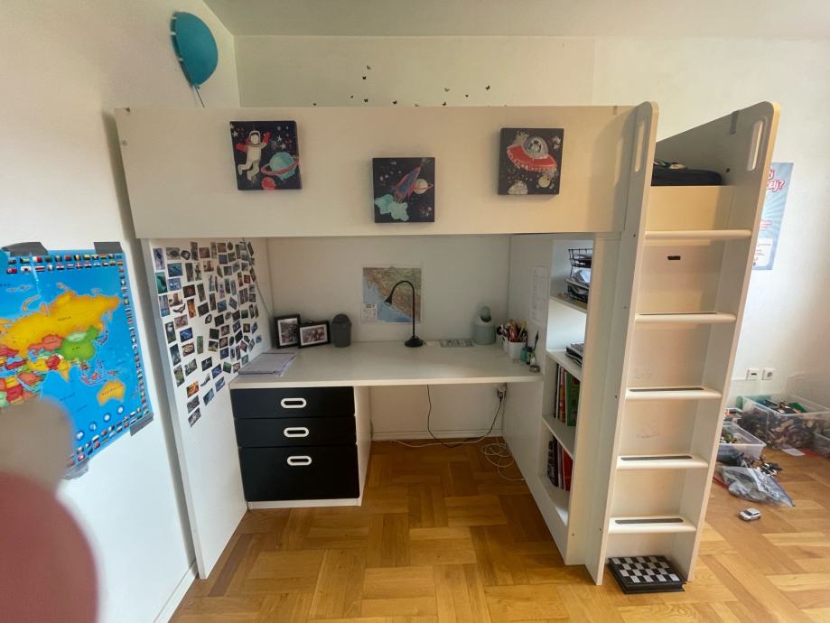 Ikea krevet na kat sa radnim stolom i ormarom