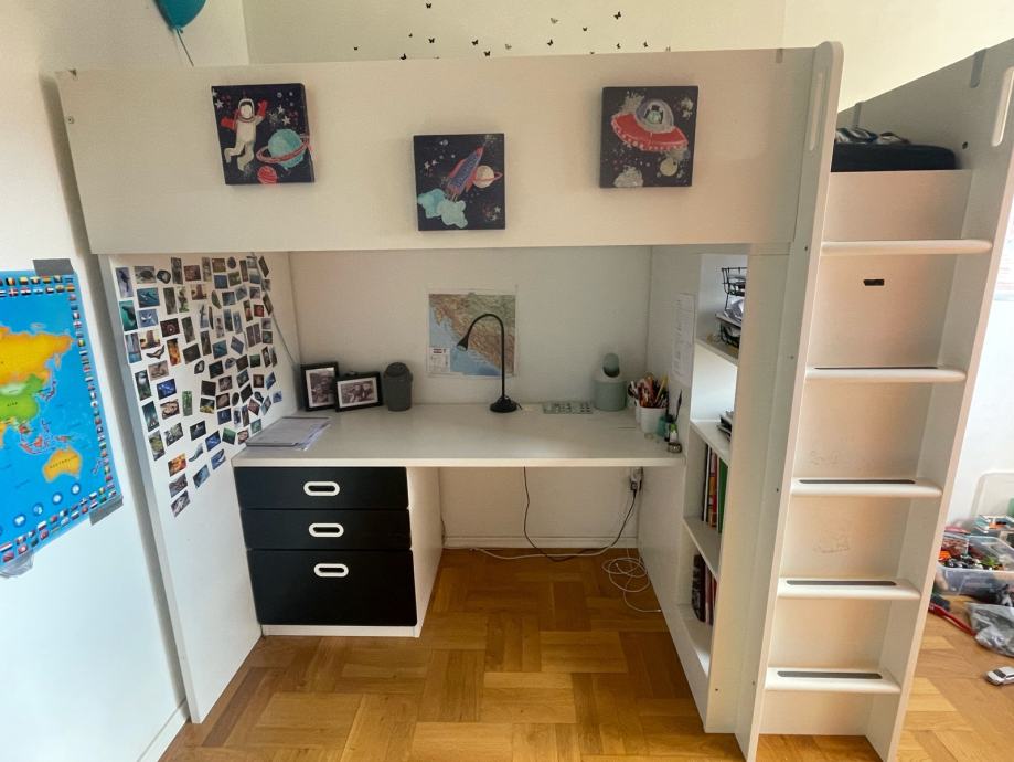 Ikea krevet na kat sa radnim stolom i ormarom