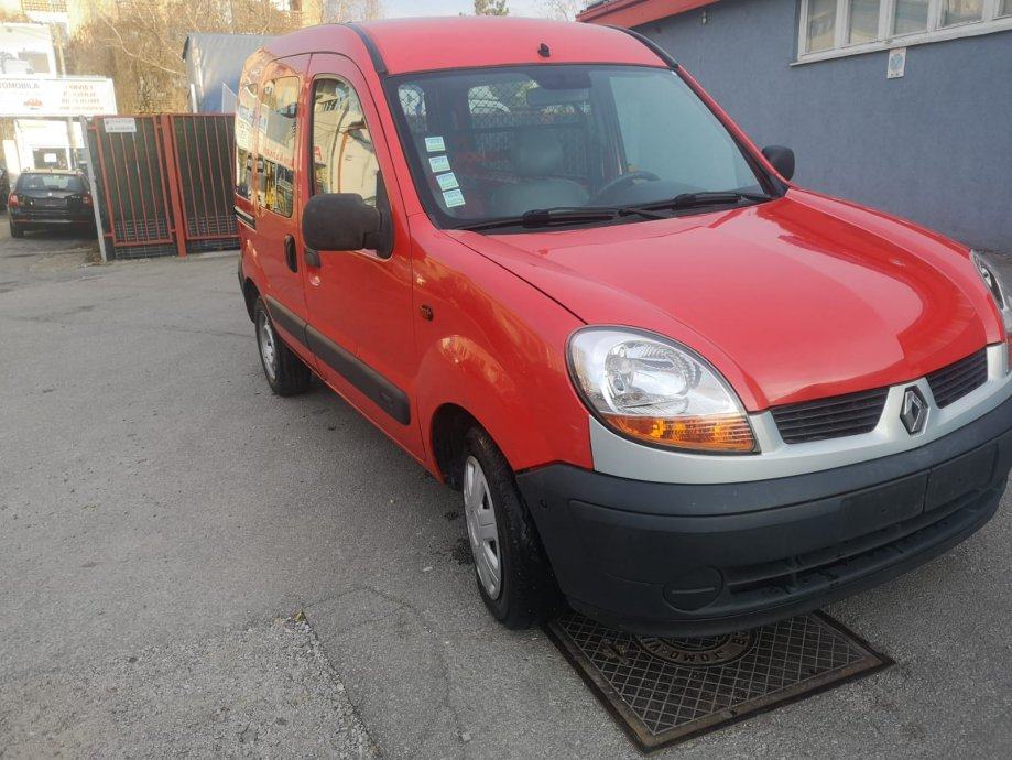 Renault kangoo 2005 год Renault kangoo 2005 год