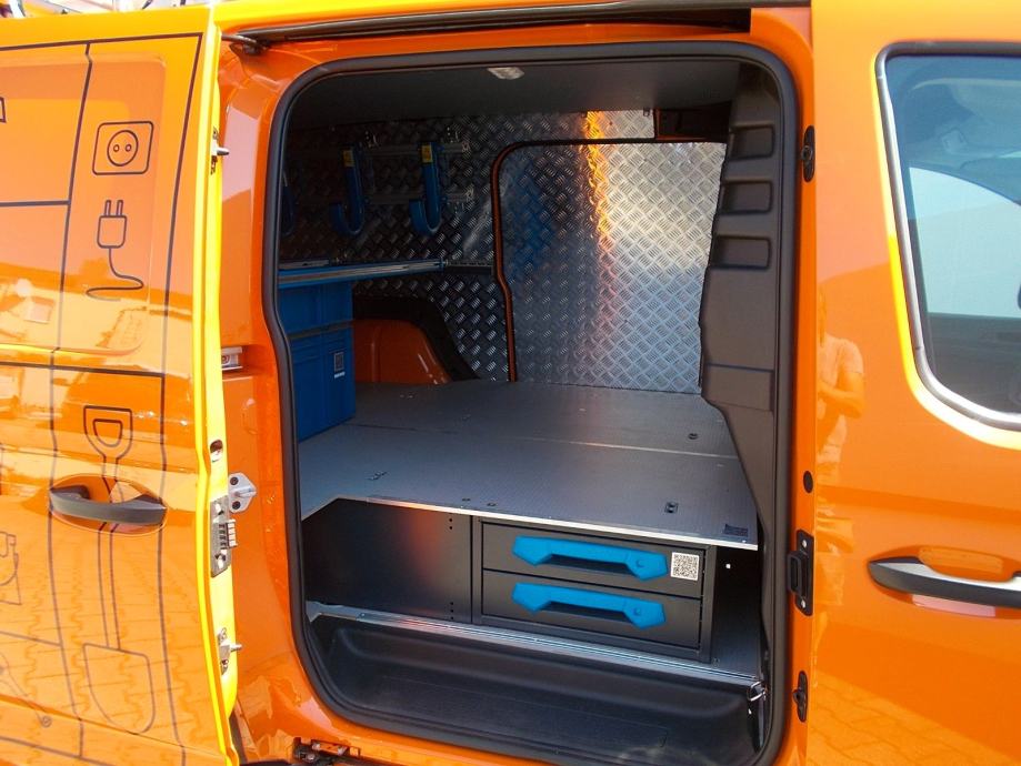 VW Caddy MAXI 2.0 TDI 122ks DSG 2021 KAMERA LED ACCTEMPOMAT SORTIMO