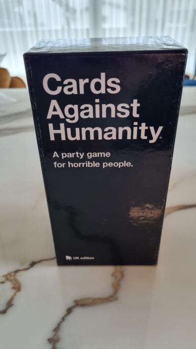 Drustvena igra Cards against humanity UK version