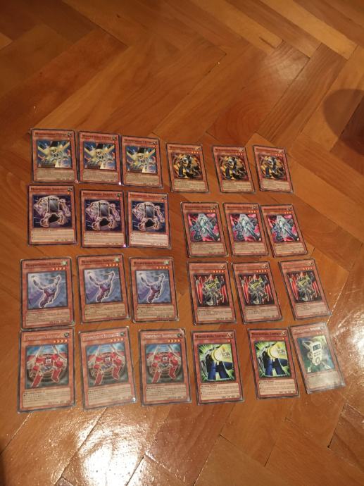 YUGIOH KARTE:PRODAJEM MORPHTRONIC DECK!