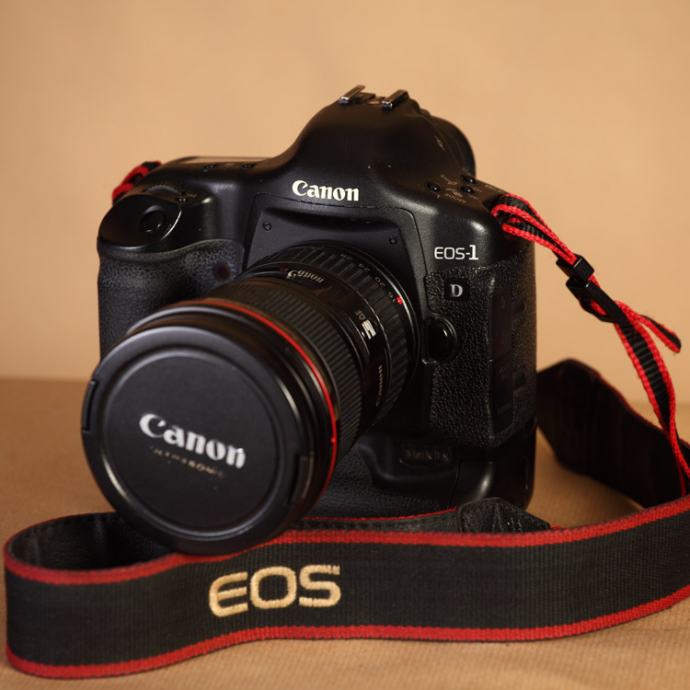 Canon EOS 1D Mark II N, DSLR