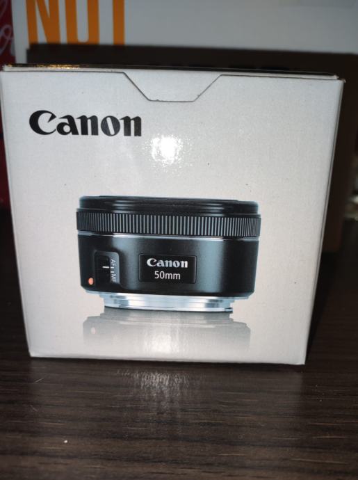 Canon EOS 2000D + SD card 128gb GRATIS