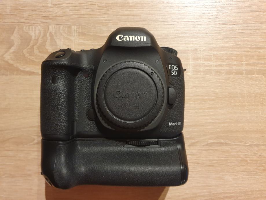 Canon EOS 5D Mark III + battery grip