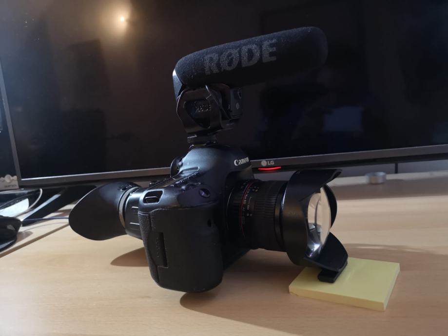Canon EOS 5D Mark III + mikrofon + objektiv + okular
