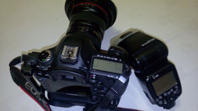 Canon EOS 5D mark iii+objektiv EF 16-35+batery grip+blic 600EX-RT...