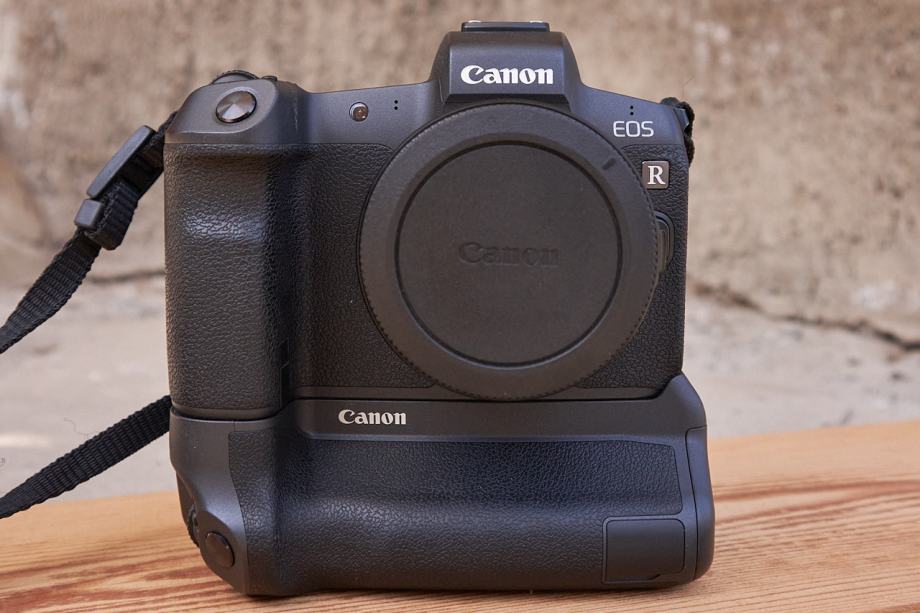 Canon EOS R + grip