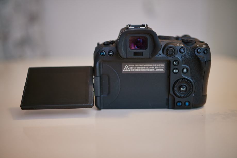 Canon EOS R6 mirrorless fotoaparat