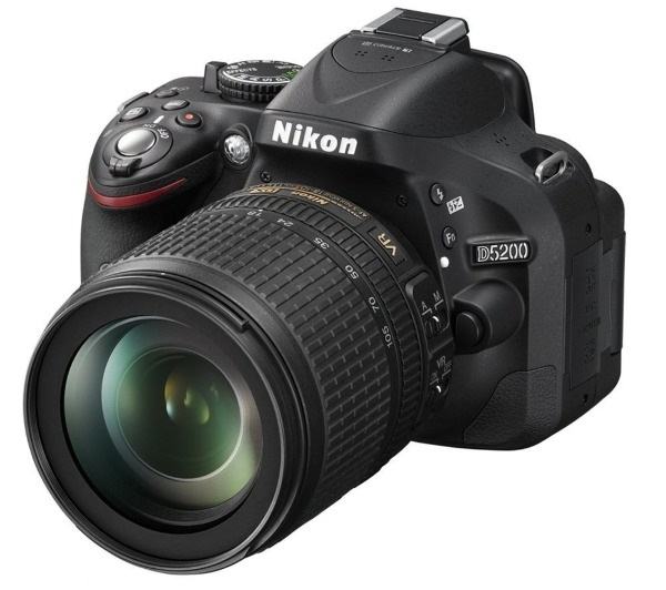 Fotoaparat DSLR Nikon D5200 crni KIT sa 18-105VR