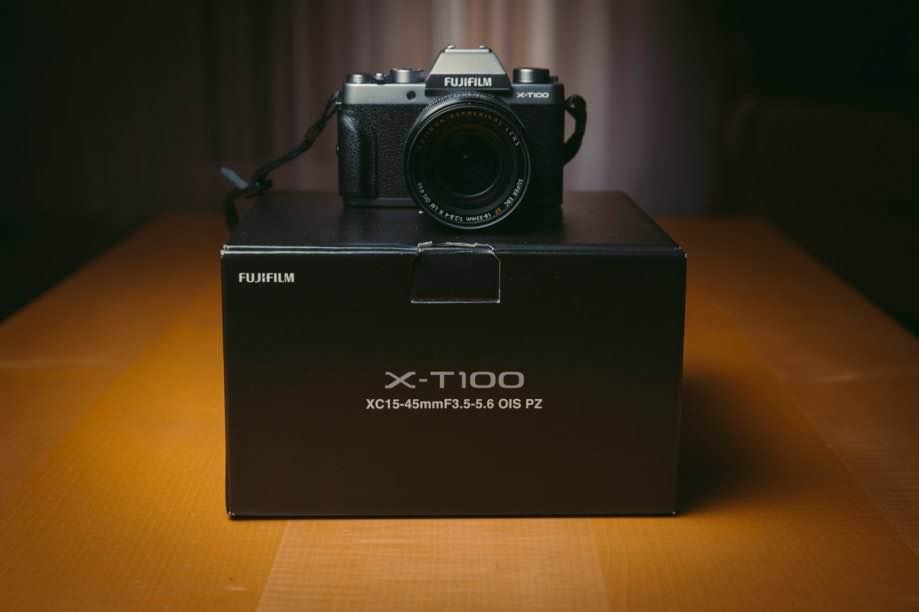 Fujifilm X-T100 tamno sivi i kit objektiv xc15–45mm ois Novo Prilika