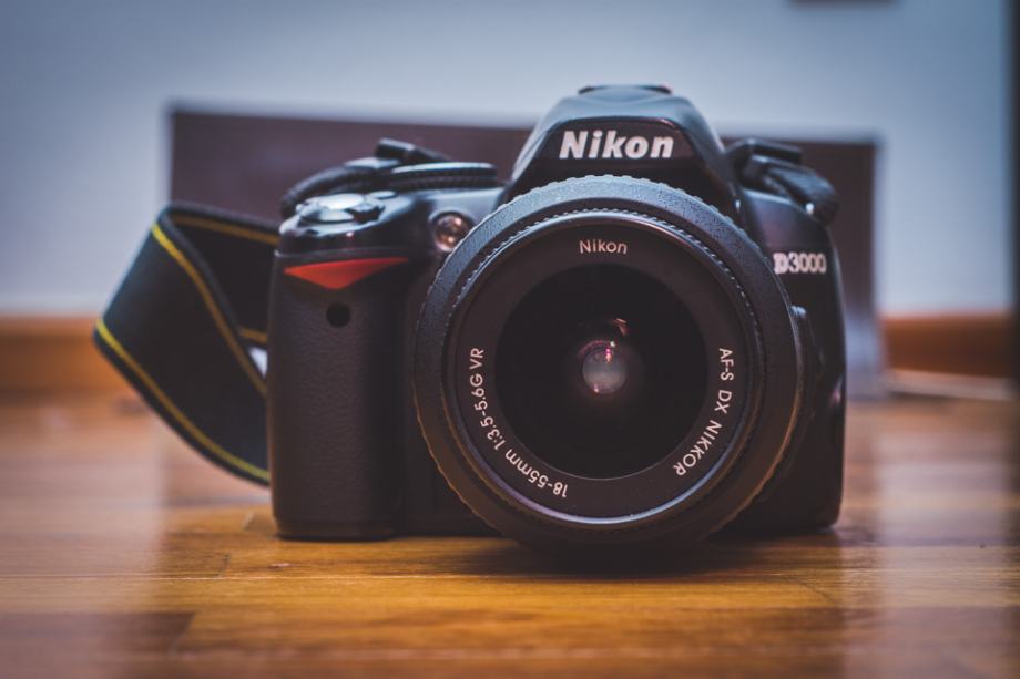 Nikon D3000 DSLR Fotoaparat