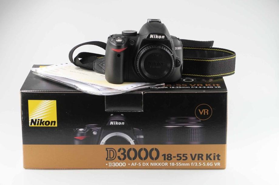 Nikon D3000 kućište, samo 2807 snimaka