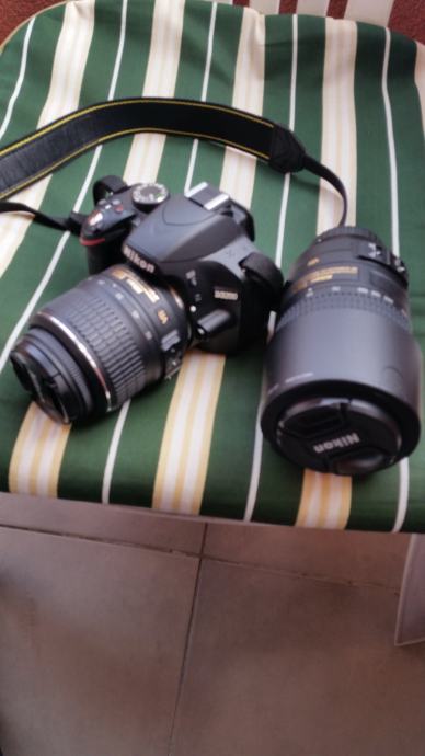 Nikon D3200 + Objektiv 18-55mm + Objektiv 55-300mm i dodatna oprema