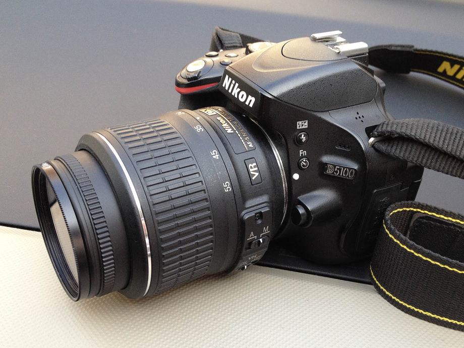 Nikon D5100 + 18-55VR KIT + 2xbaterija +16GB +Nikon torba