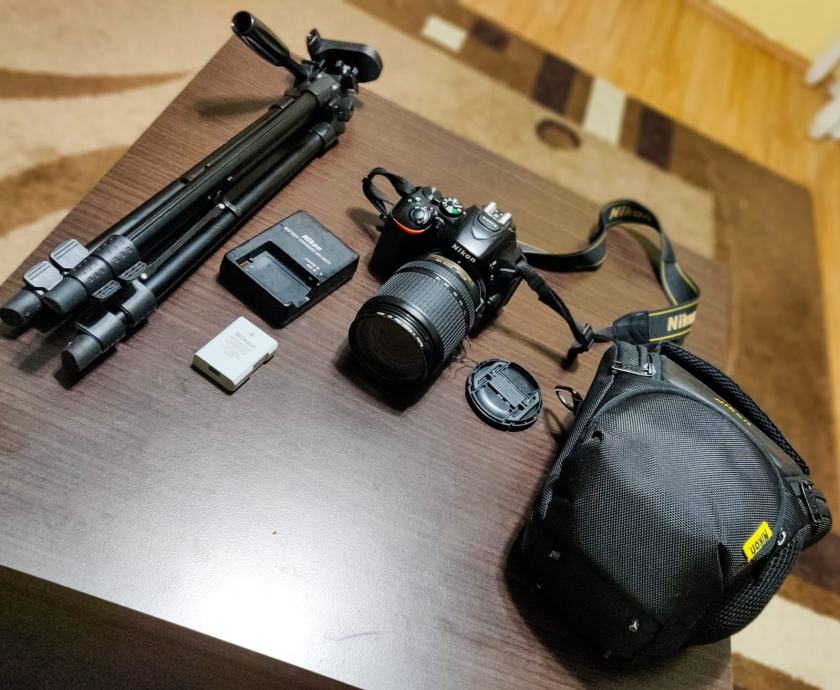 NIKON D5600 AFS 18140 NIKKOR VR DX KIT + tripod