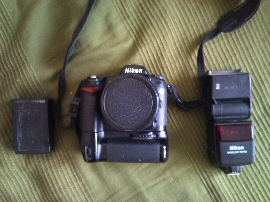 Nikon D80 sa dodatnom opremom