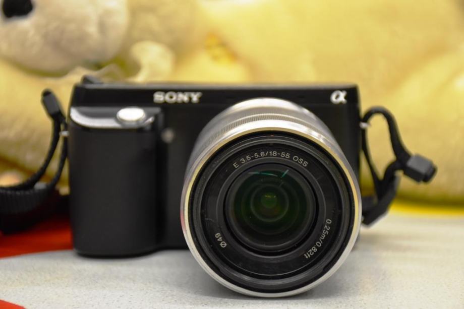 Sony Alpha NEXF3 Mirrorless + objektiv 1855mm