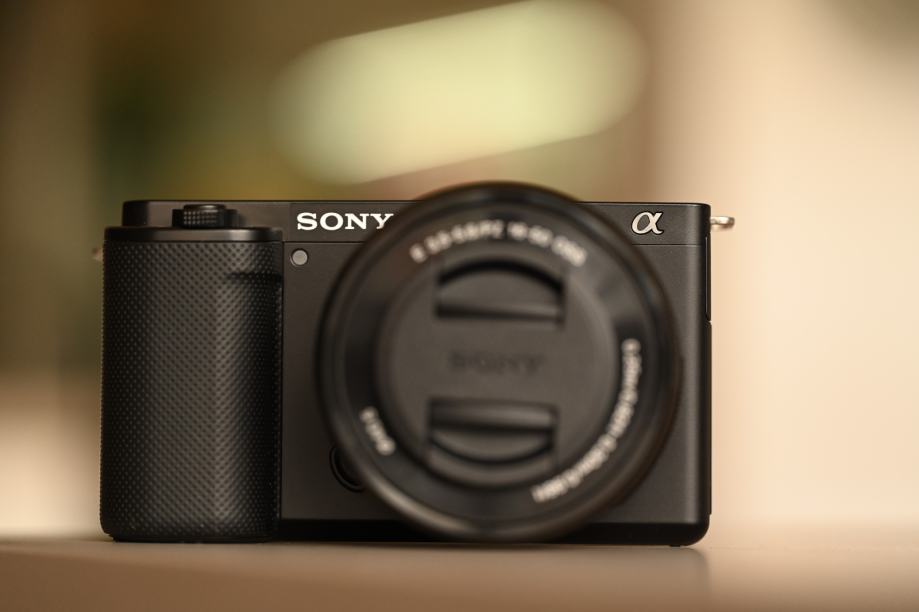 Sony ZV E10 + 16 50mm Garancija