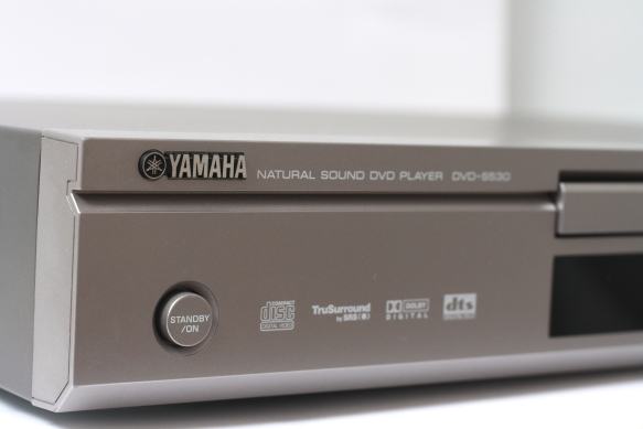 Yamaha DVD-S530 DVD / Video CD / CD Player