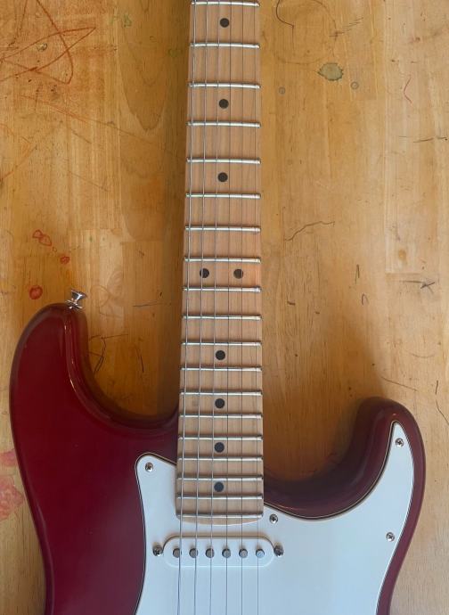 Fender highway one Stratocaster wine red