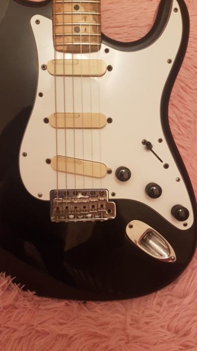 Fender stratocaster BLACKIE