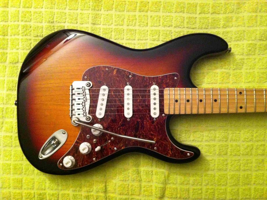 G&L Tribute Legacy (Leo Fender dizajn, Stratocaster)