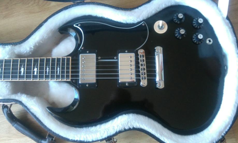 GIBSON SG AC/DC ANGUS YOUNG THUNDERSTRUCK- EBONY