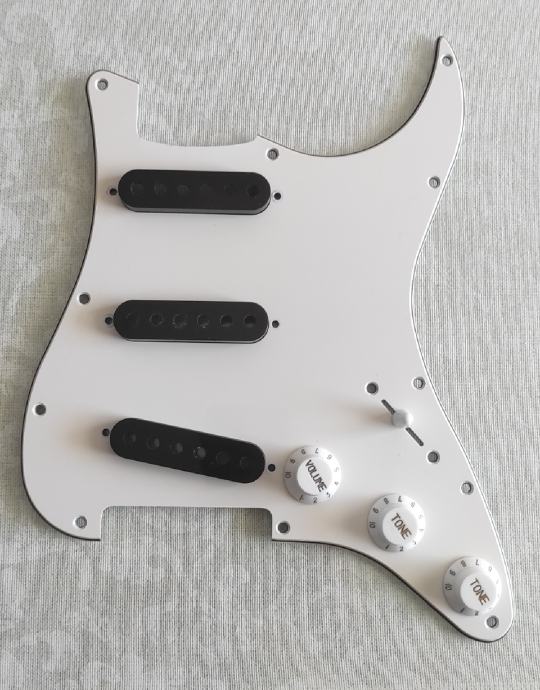 P/M Fender USA Stratocater 3-ply Pickguard