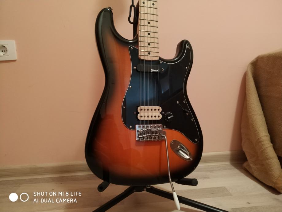 Squier Affinity Stratocaster, Squier Sidekick 10w i oprema