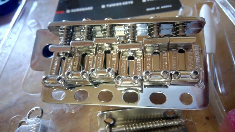 Charra ST Wilkinson Chrome WVP6SB Ponte tremolo Selle in acciaio inossidabile Blocco in acciaio  18