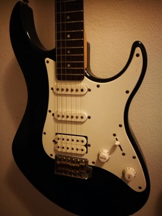 Yamaha Pacifica N89 + Bag