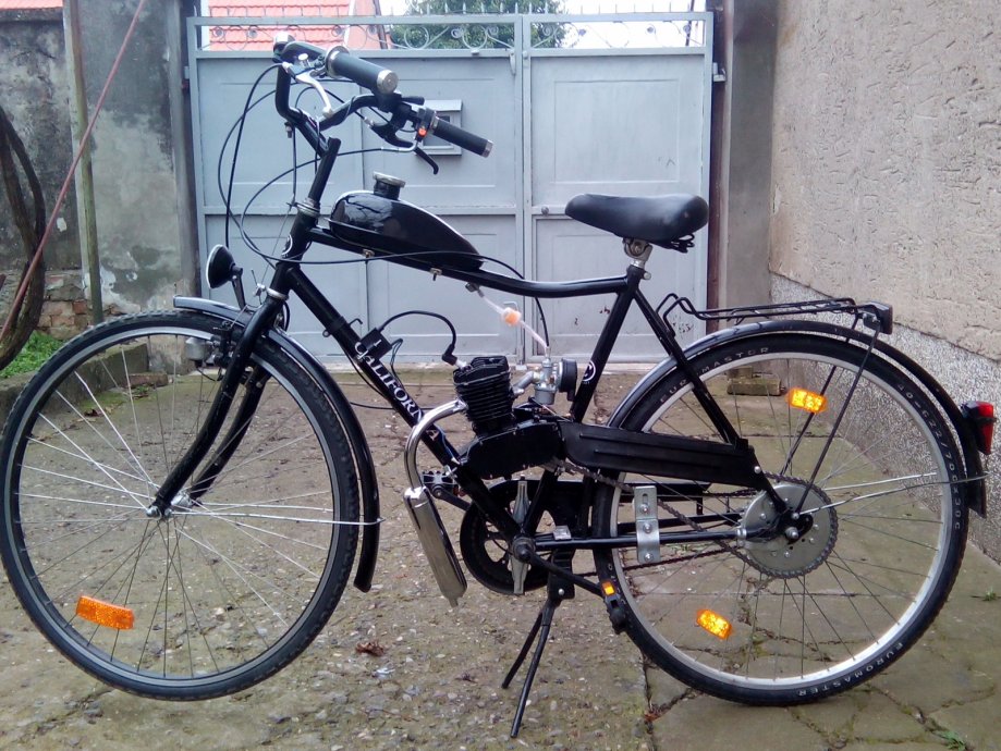 Bicikl sa benzinskim motorom njuškalo
